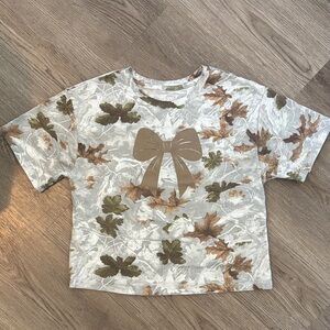 OG Organic Generation Short-Sleeve Cotton Camo Crop T-Shirt Fall Leaves Bow